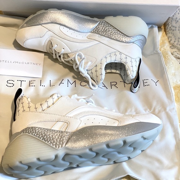 H.P. 🌟🎊🎉Stella McCartney Women's Low-Top Sneakers NWT - Picture 3 of 16